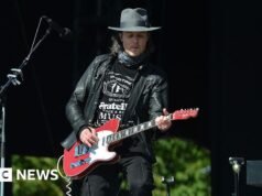 Os fãs do TRNSMT se livram da derrota da Escócia no ensolarado Fratellis sing-a-long