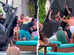 Cena aterrorizante se desenrola quando a estrutura da cabana de steel bate na área lotada da piscina do cassino