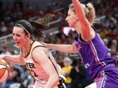 Caitlin Clark foi empurrada no pescoço durante o jogo Fever, enquanto outra aparente falta na estrela não foi marcada