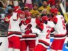 A lenda dos furacões que virou técnico Rod Brind’Amour faz história quando o time vence a Stanley Cup sobre os Golden Knights