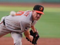 Orioles coloca Chris Bassitt na lista de lesionados com dores nas costas, lembra Trey Gibson