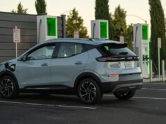 Electrify America muda de contas pré-pagas para pagamentos diretos com cartão