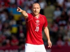 Eriksen, da Dinamarca, sai do hospital após colapso em campo