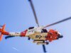 Helicóptero da Guarda Costeira cai durante missão de treinamento no Alasca, ferindo quatro tripulantes