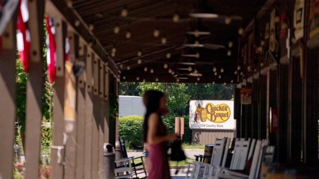 cracker-barrel-customer-enters-blurred.jpg