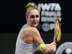Dabrowski, do Canadá, perde nas semifinais de duplas femininas no Aberto da França