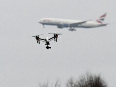 Voo da JetBlue relata ataque de drone durante aproximação ao aeroporto de Nova York: FAA