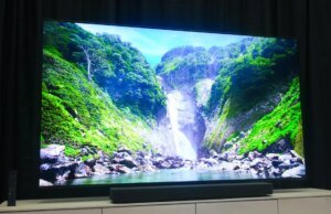 7 maneiras econômicas de melhorar o som da minha TV (sem necessidade de barra de som)
