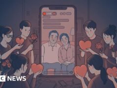 Os pais de Vincent ‘nunca dizem que ele é bom o suficiente’ – então ele recorreu a um casal de meia-idade on-line