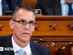 Candidato apoiado por Trump em Iowa perde primárias