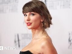 Taylor Swift faz um discurso choroso de 21 minutos ao entrar no Songwriters Corridor of Fame