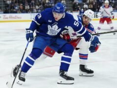 Easton Cowan impulsiona Marlies à vitória, liderança na série de playoffs sobre os Penguins