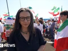 Iranianos-americanos protestam contra seleção iraniana na Copa do Mundo