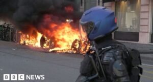 Manifestantes entram em confronto com a polícia antes da cimeira do G7 em França