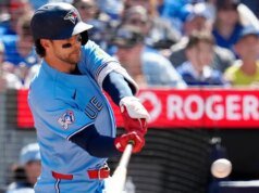 Os Blue Jays se recuperam enquanto a tentativa de jogo duplo de Orioles é negada porque o jogador de campo interno da regra dos árbitros não tenta marcar o corredor