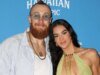 George Kittle diz que superou sua cobertura quando a esposa Claire realizou seus sonhos de modelo de maiô SI