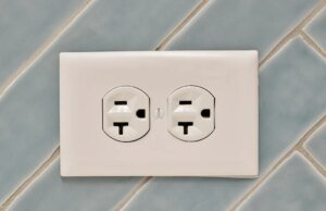 Suas tomadas de parede estão seriamente subutilizadas: 7 dispositivos plug-in que elevam qualquer casa