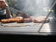 Você é culpado desses 7 erros de grelhar? Os cooks dizem que a maioria das pessoas é