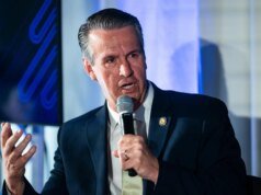 Barry Moore, apoiado por Trump, deve vencer o segundo turno nas primárias do Senado do Partido Republicano no Alabama