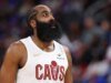 Estrela da NBA, James Harden, preso em Houston por porte ilegal de arma