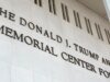 O nome de Trump deve sair do Kennedy Middle até 12 de junho