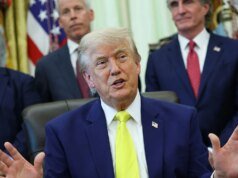 Juiz bloqueia políticas de Trump que suspenderam muitos casos de imigração authorized