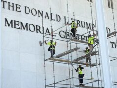 Juiz nega tentativa de última hora para manter nome de Trump no Kennedy Heart