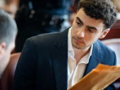 Os advogados de Mangione discutiram um possível acordo judicial, mas as negociações fracassaram, dizem fontes