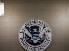 Plano de Trump permitiria rejeições rápidas de asilo, mostram documentos