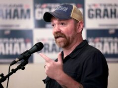 GLÓRIA DA MANHÃ: Os democratas da Califórnia dispensaram Porter, mas os democratas do Maine seguram Platner para salvar sua vida
