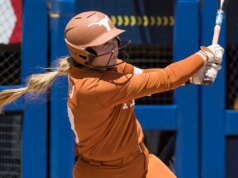 Estrela do softball universitário come joaninhas para dar sorte, e realmente parece estar funcionando