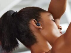 Aumente seus treinos de verão com os fones de ouvido Soundscore Sport X10 enquanto eles estão pela metade