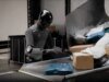 Os robôs humanóides estão agora vindo para empregos no varejo?
