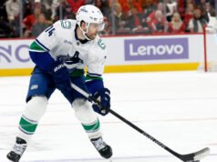Relatório: Senadores demonstraram interesse em Jake DeBrusk de Canucks