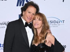 Jane Seymour diz que encontrar o amor aos 70 anos com o noivo John Zambetti parece um ‘milagre’