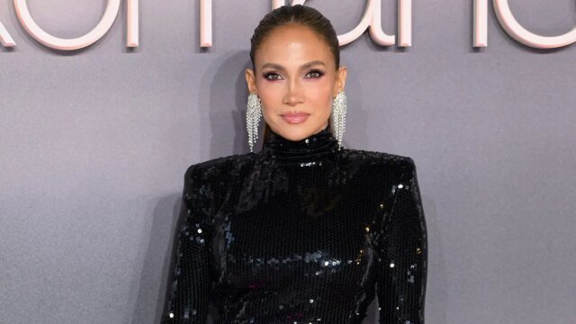 jennifer-lopez-office-romance-premiere.jpeg