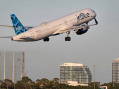 O áudio do tráfego aéreo captura o piloto da JetBlue alertando os controladores: ‘Colidimos com um drone’