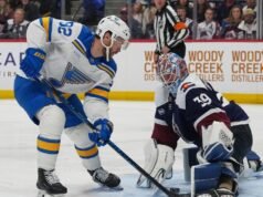 Blues dispensam Jonathan Drouin para fins de compra
