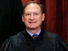 NPR retira relatório falso alegando que o juiz Samuel Alito está se aposentando da Suprema Corte