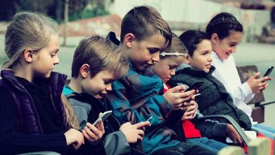 kidsoniphonedigitalwellnesspetition.jpg