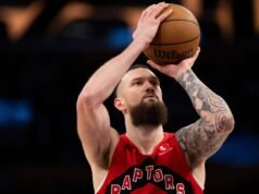 Relatório: Sandro Mamukelashvili, do Raptors, recusa opção de jogador de US$ 2,8 milhões