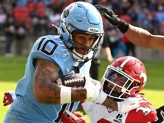 Argonautas assinam com WR Kevin Mital para extensão de contrato