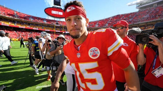 nfl-chiefs-patrick-mahomes-101925-2.jpg