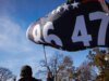 Juiz de Obama autoriza grupo de esquerda a hastear bandeira ameaçadora dirigida a Trump em seu próprio território