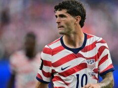 Christian Pulisic foi substituído no intervalo da estreia da Copa do Mundo da USMNT após sentir um aperto na panturrilha