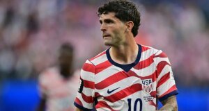 Christian Pulisic foi substituído no intervalo da estreia da Copa do Mundo da USMNT após sentir um aperto na panturrilha