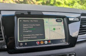 4 aplicativos Android Auto em que sempre posso confiar para viagens rodoviárias – além do Maps e do Spotify