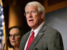 O principal republicano do Senado critica o acordo de Trump com o Irã, diz que US$ 300 bilhões fazem o acordo com Obama parecer “uma ninharia”