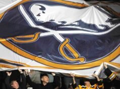 Ex-ala do Sabres e gerente geral Gerry Meehan morre aos 79 anos