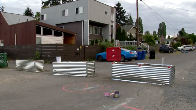 seattle-aurora-avenue-neighborhood-barricades-gun-violence.png